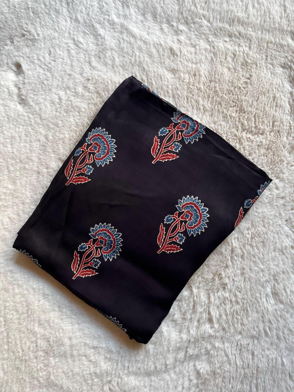 Black Daisy flower print