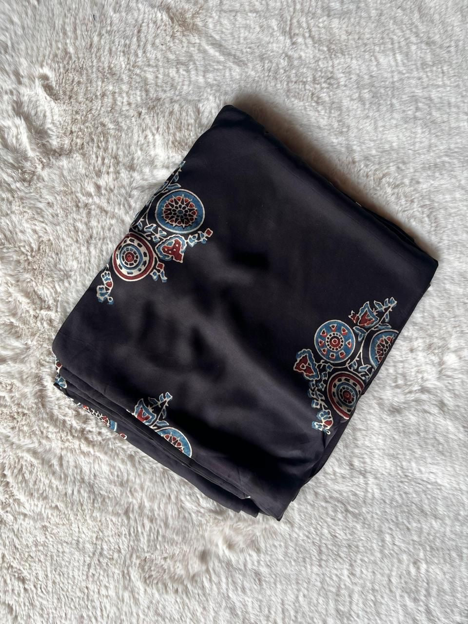 Black cycleflower print